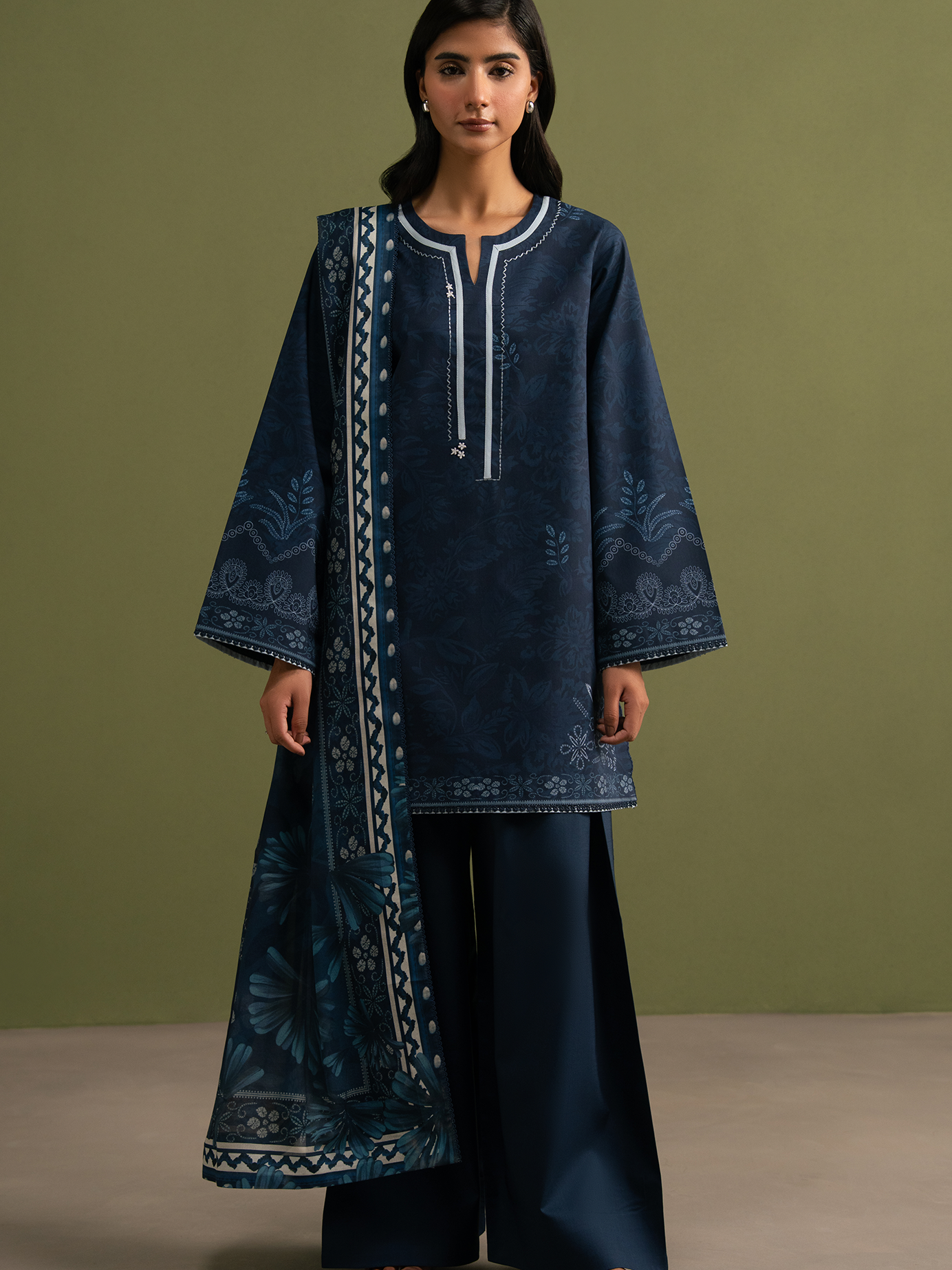 Zayel | Essentails | Seran Secondary image