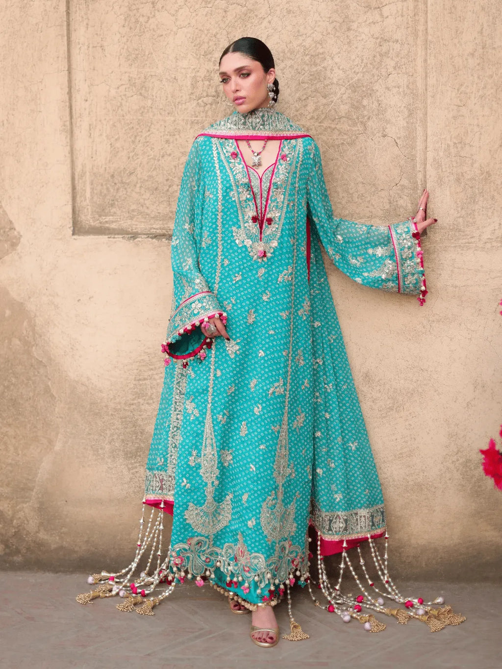 Mehr | NEOMA FESTIVE UNSTITCHED | REPUBLIC WOMENSWEAR