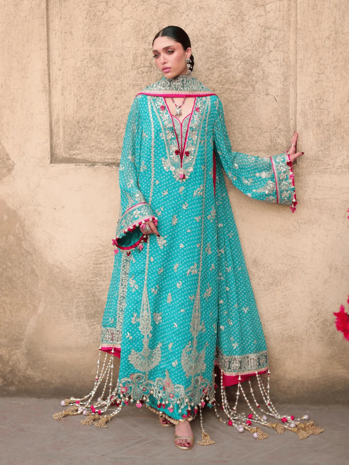 Mehr | NEOMA FESTIVE UNSTITCHED | REPUBLIC WOMENSWEAR