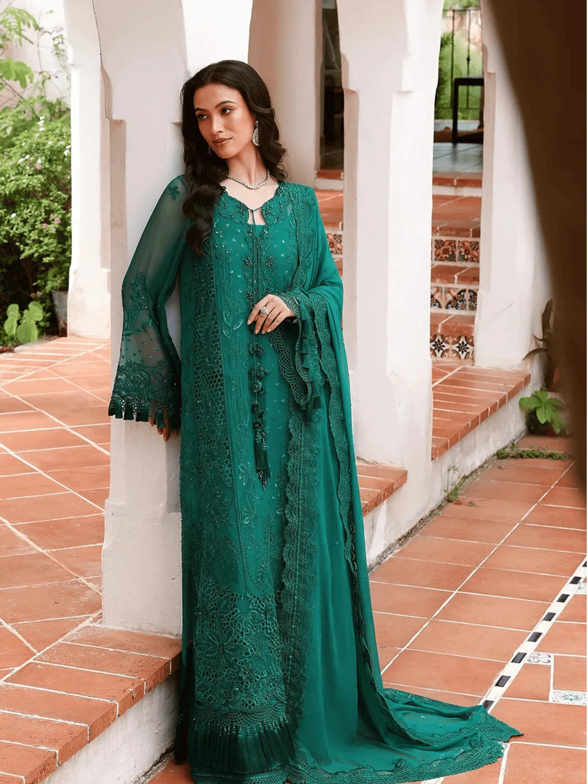 POISE-lU26-03 | Lumiere Chiffon 26 | Saira Rizwan