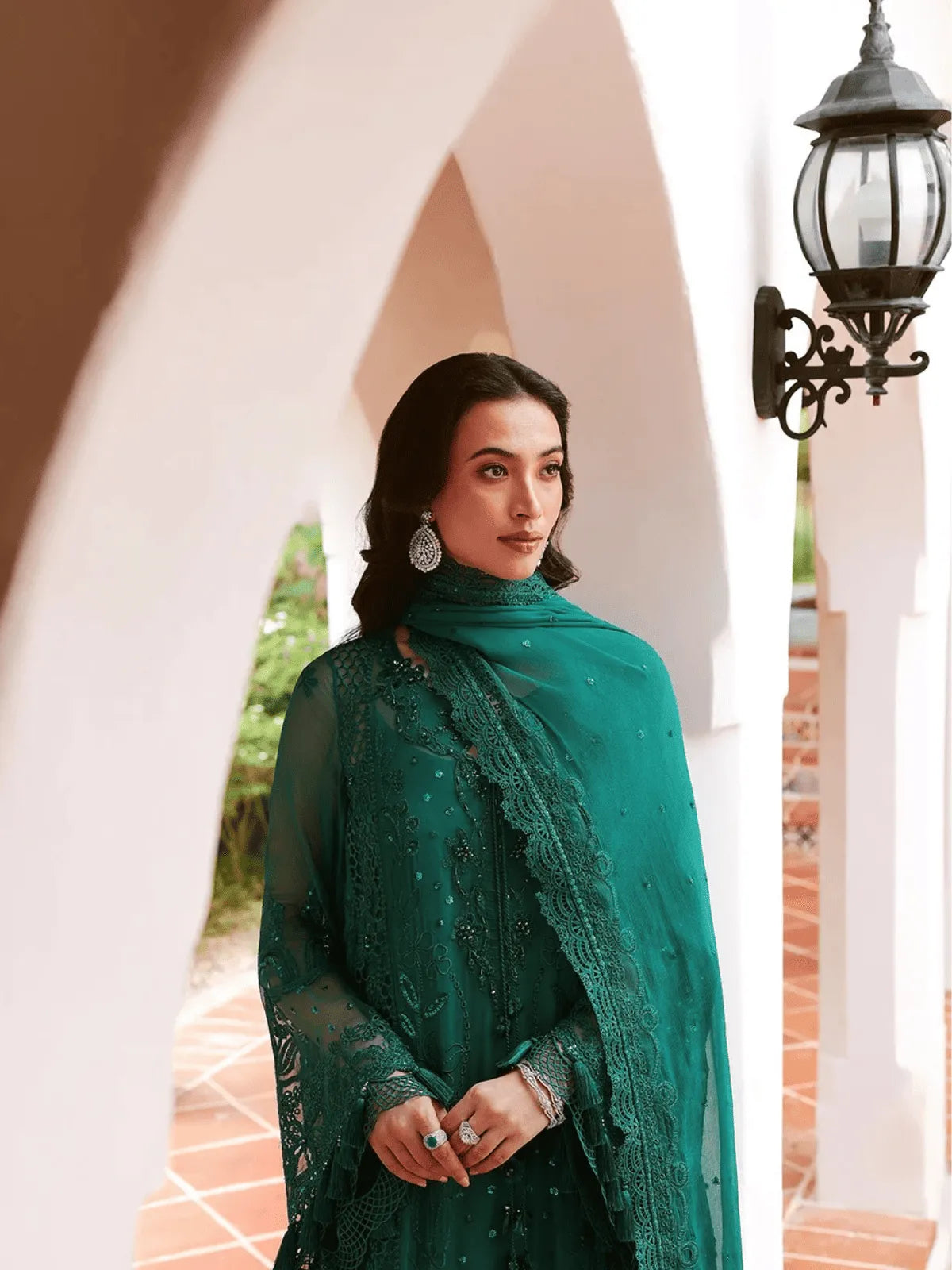 POISE-lU26-03 | Lumiere Chiffon 26 | Saira Rizwan