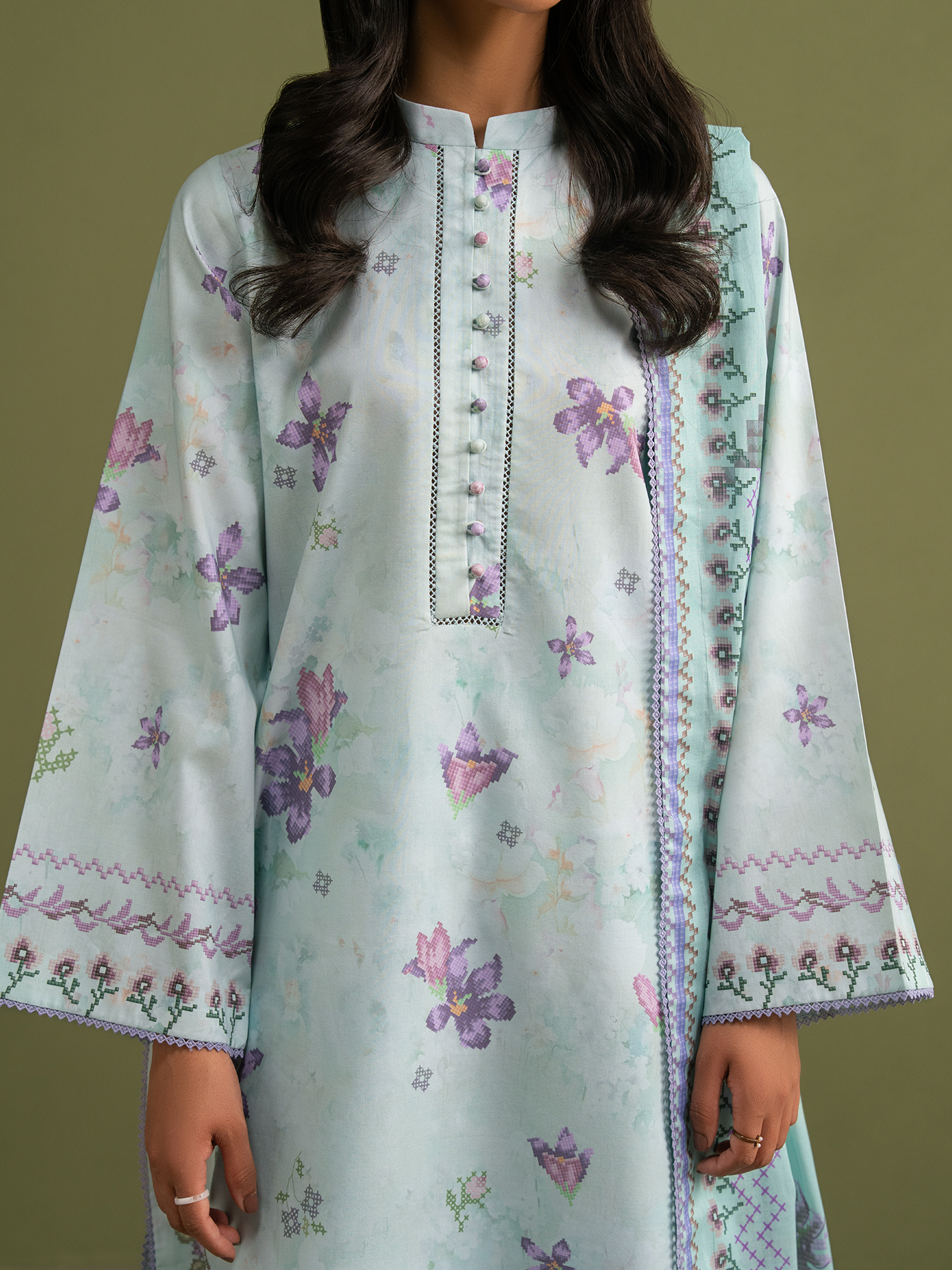 Zerin | Essentails | Seran Secondary image