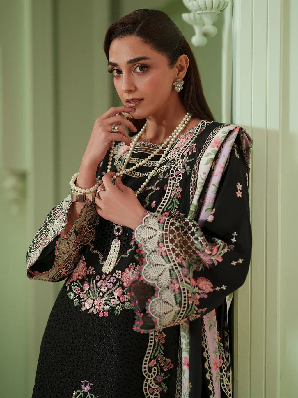 D-112-B | 3 PC Luxury Lawn MASHRIQ | BIN ILYAS