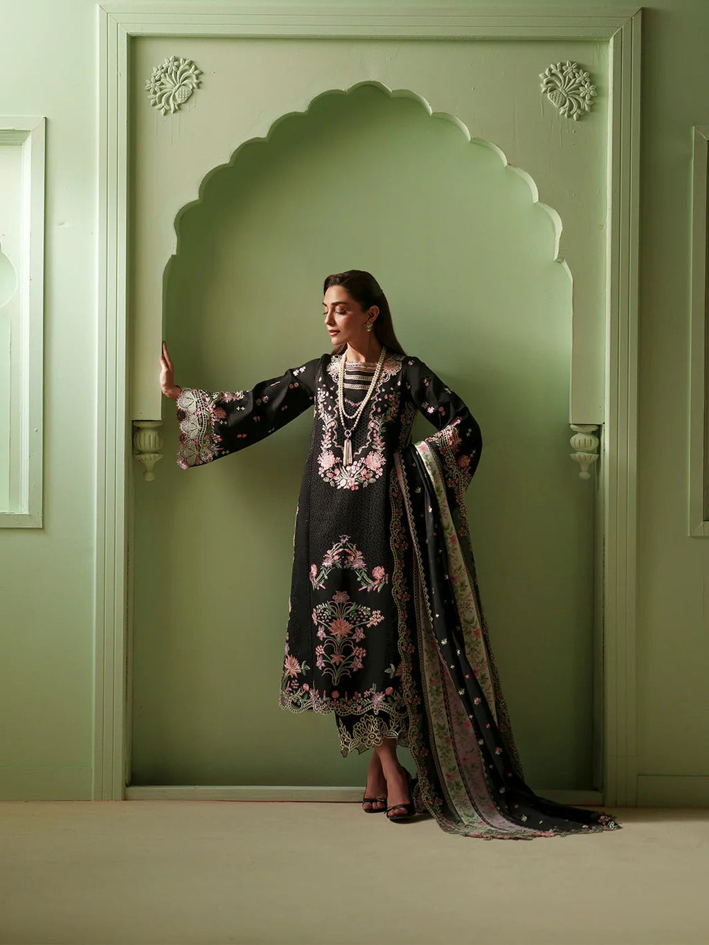 D-112-B | 3 PC Luxury Lawn MASHRIQ | BIN ILYAS