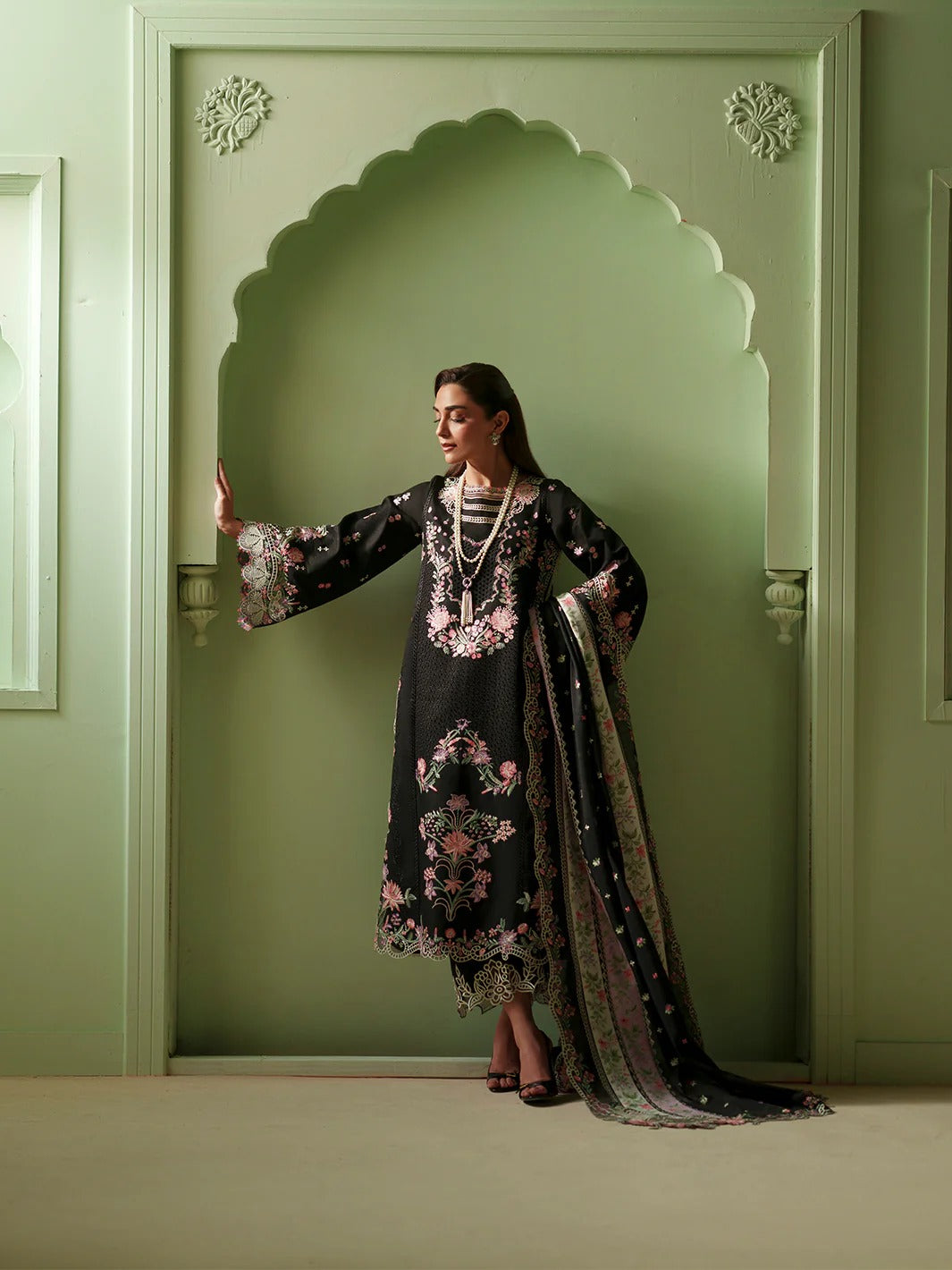 D-112-B | 3 PC Luxury Lawn MASHRIQ | BIN ILYAS