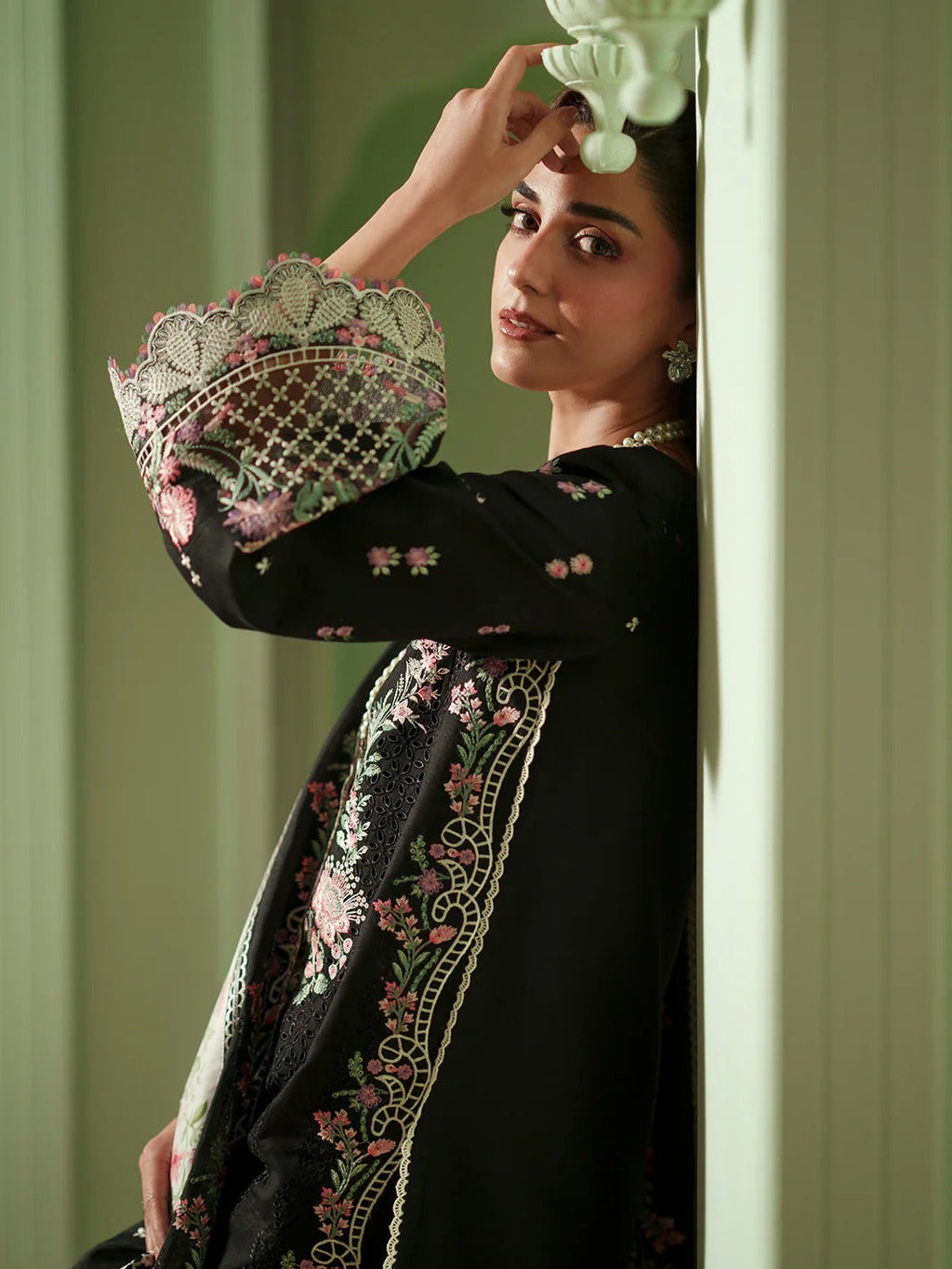 D-112-B | 3 PC Luxury Lawn MASHRIQ | BIN ILYAS