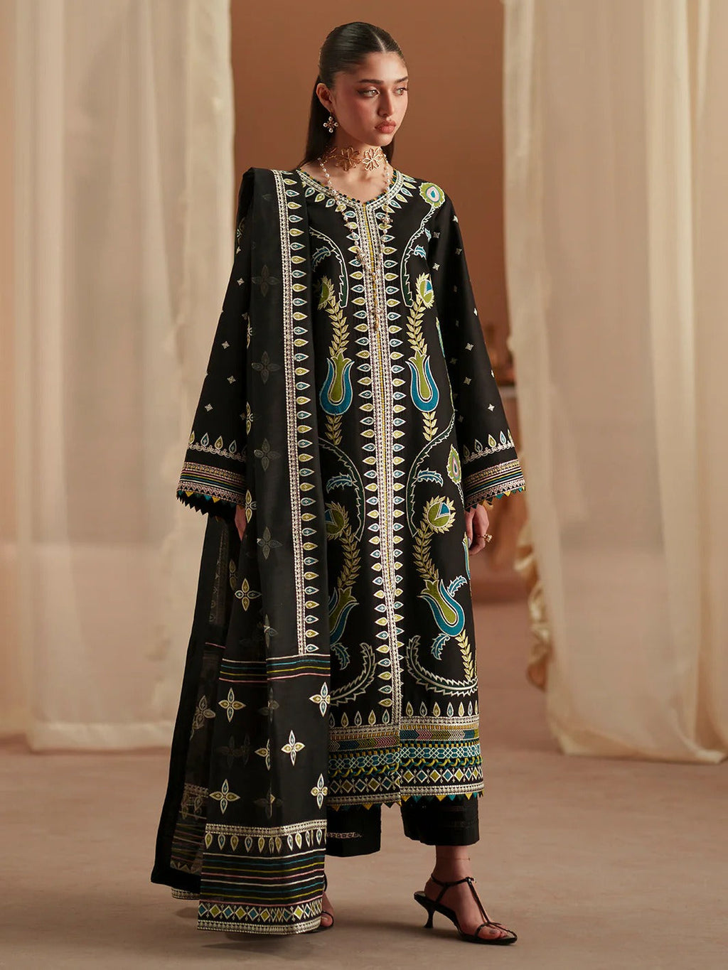 D-118-B | 3 PC Luxury Lawn MASHRIQ | BIN ILYAS