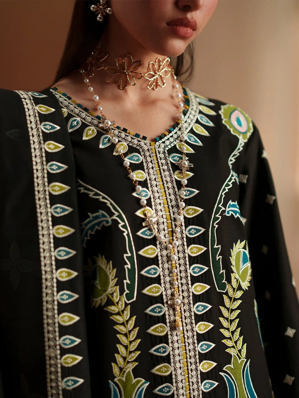 D-118-B | 3 PC Luxury Lawn MASHRIQ | BIN ILYAS