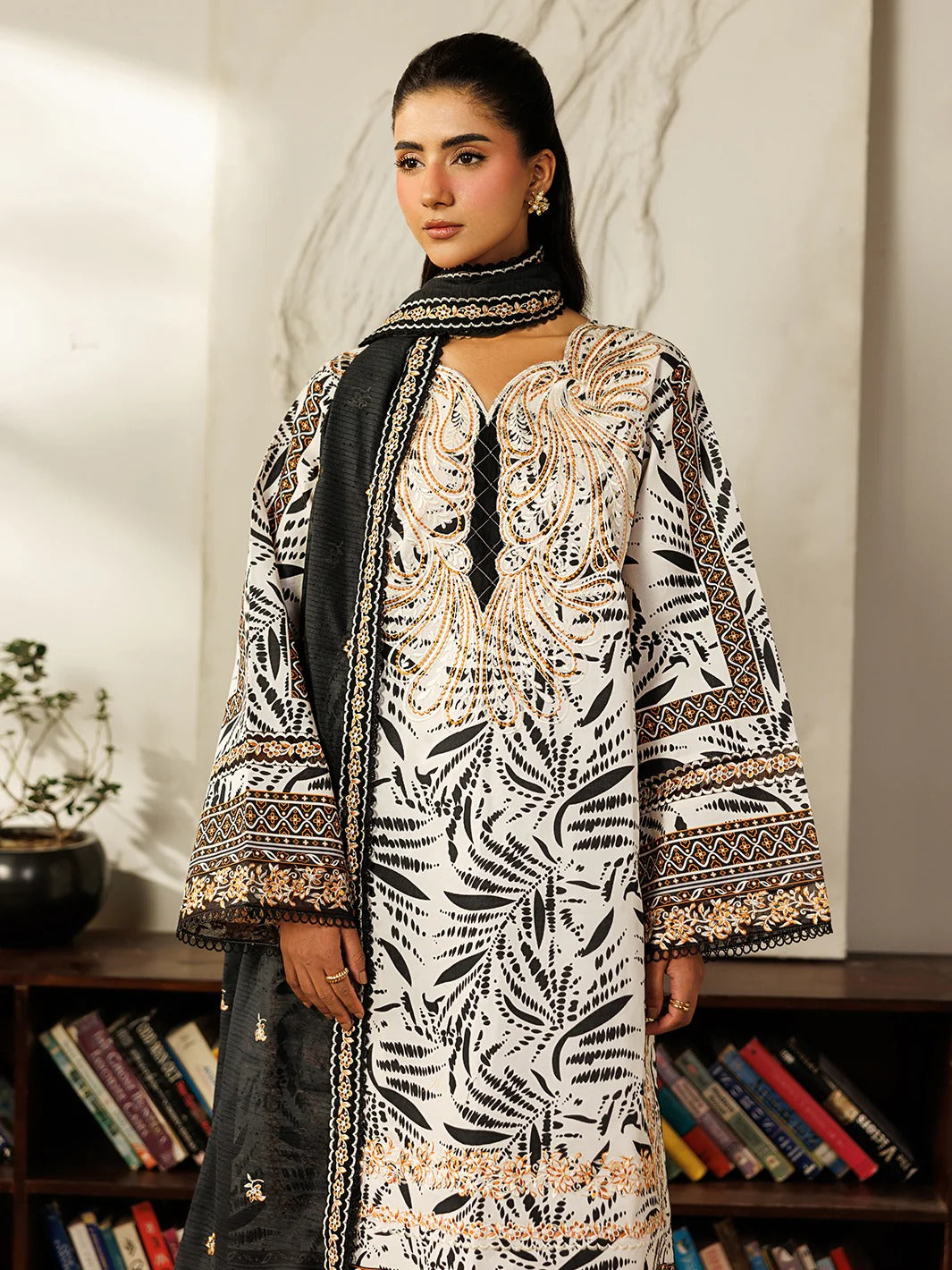 L-08 | 3 PC Lawn | Leila Lawn '26 | Mahnur Secondary image