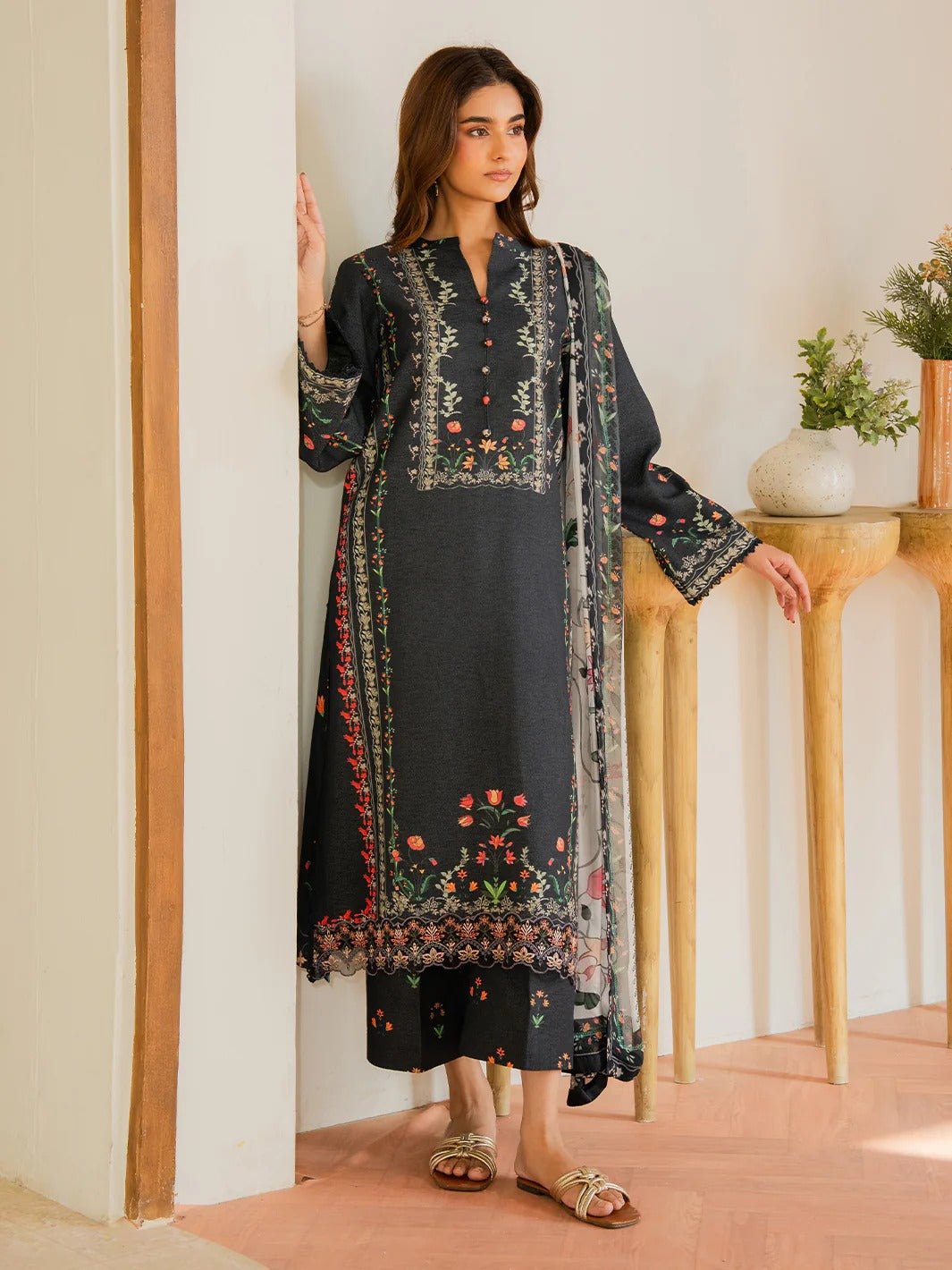 Amia I Fall & Florals Karandi I Yards - Portia Fabrics