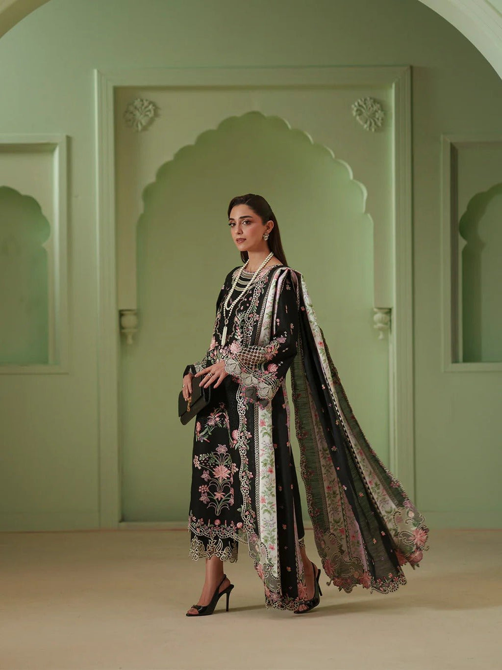 D-112-B | 3 PC Luxury Lawn MASHRIQ | BIN ILYAS - Portia Fabrics