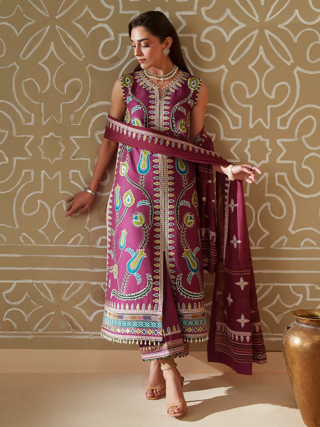 D-118-A | 3 PC Luxury Lawn MASHRIQ | BIN ILYAS - Portia Fabrics