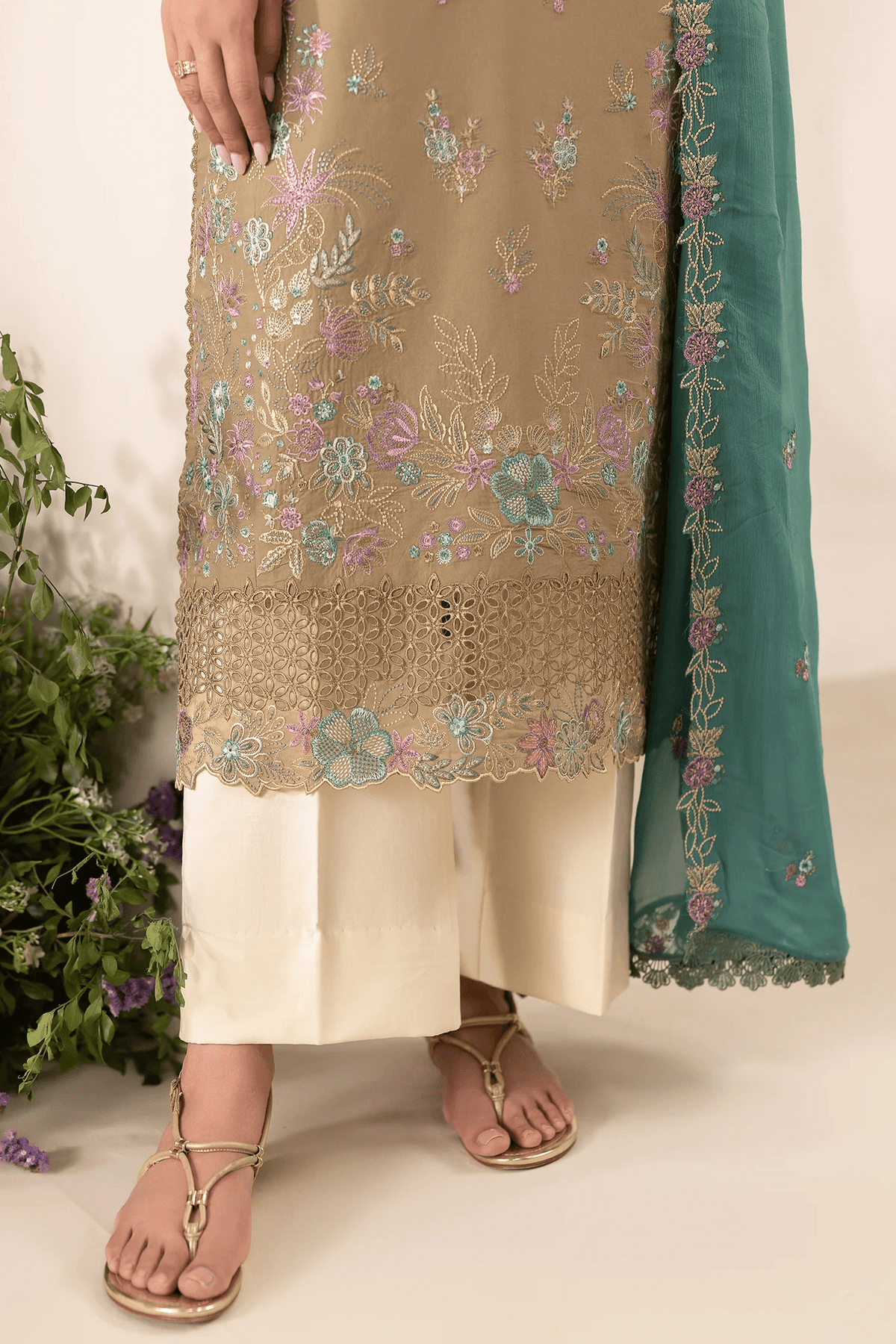 Embroidered Chiffon Dopatta 03 I Premium Edition I RajBari - Portia Fabrics