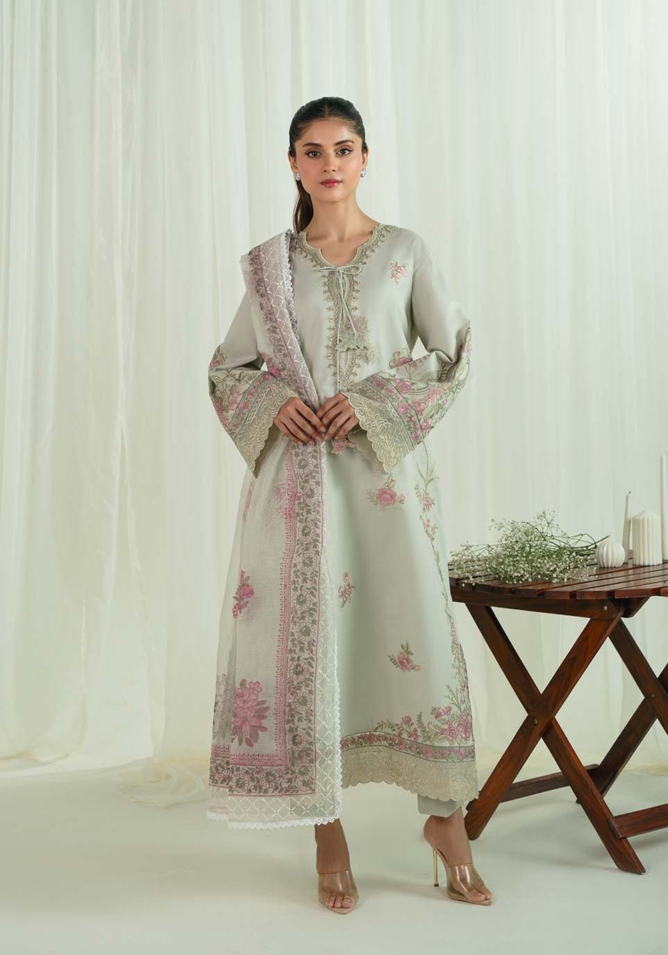 GULBANO I Nazākat I Zarqash - Portia Fabrics Main image