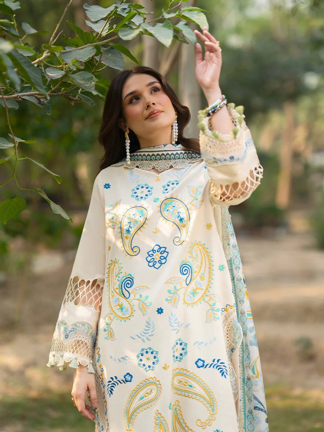 AN-005 | 3 PC Lawn I Angan Embroidered Lawn '26 I MAHNUR