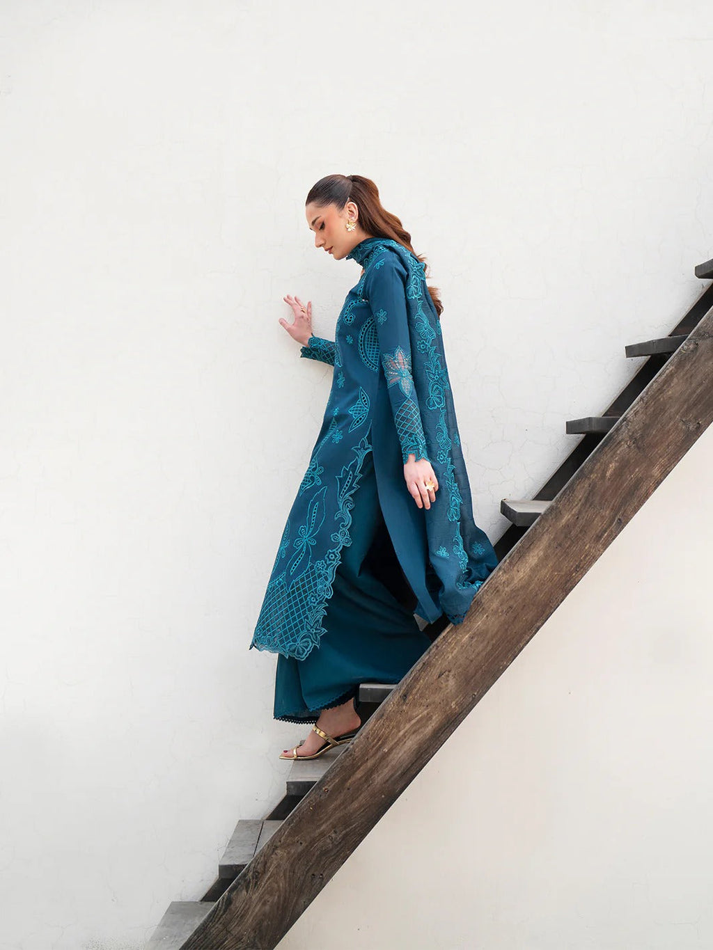 AN-014 | 3 PC Lawn I Angan Embroidered Lawn '26 I MAHNUR