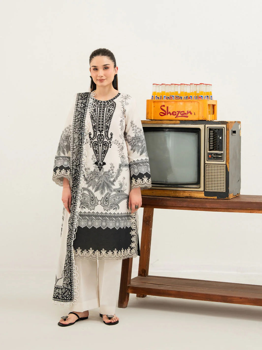 ANA-005 | 3 PC Lawn I  Anaya Lawn Vol 1 I MAHNUR Main image