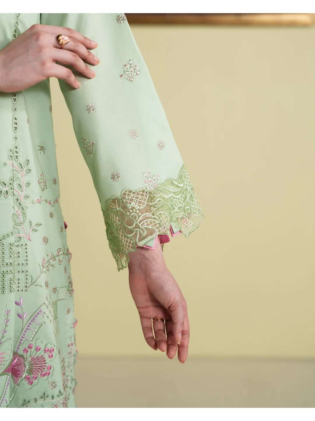 INEZ | Whisper of Summer | Neeshay
