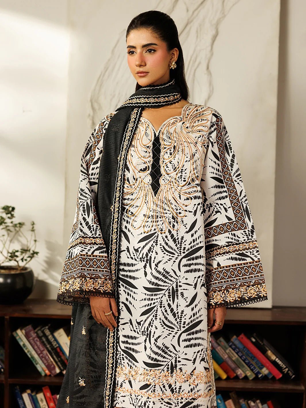 L-08 | 3 PC Lawn | Leila Lawn '26 | Mahnur Secondary image