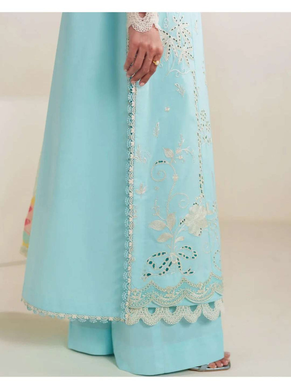 SYLVIA | Whisper of Summer | Neeshay