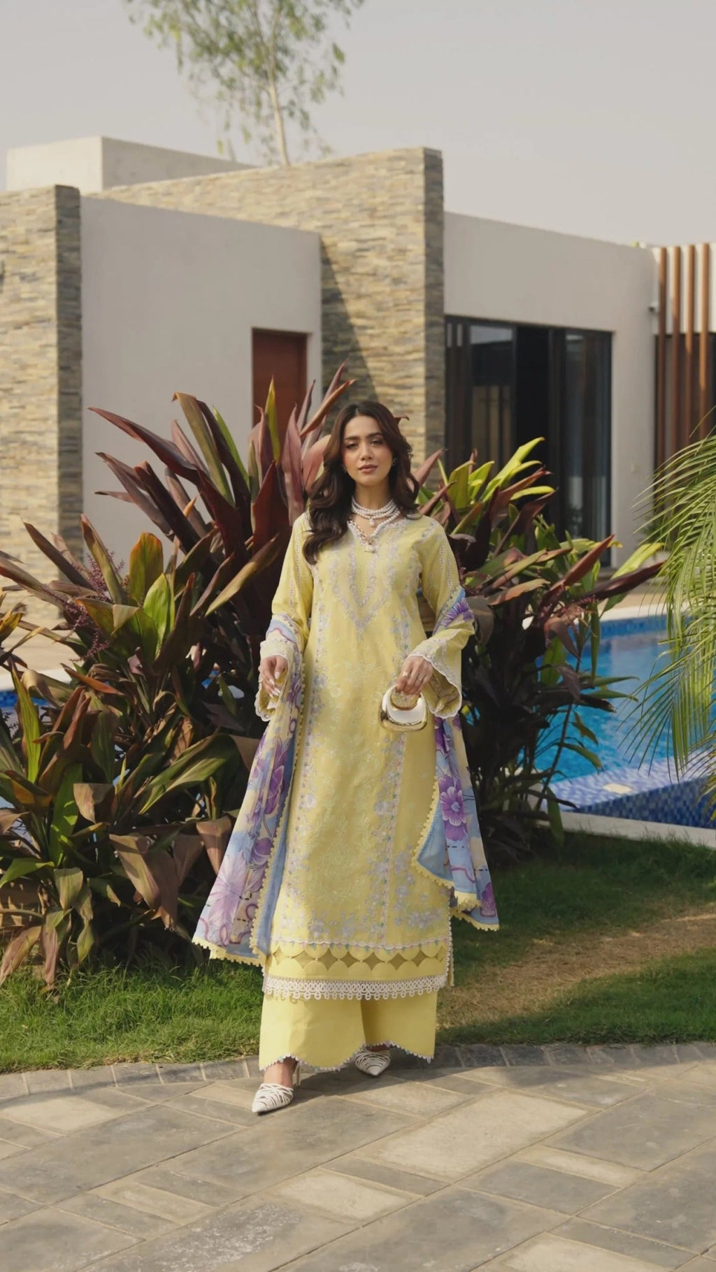 Vanilla Daisy | Luxury Lawn 26 | Aylin - Portia Fabrics