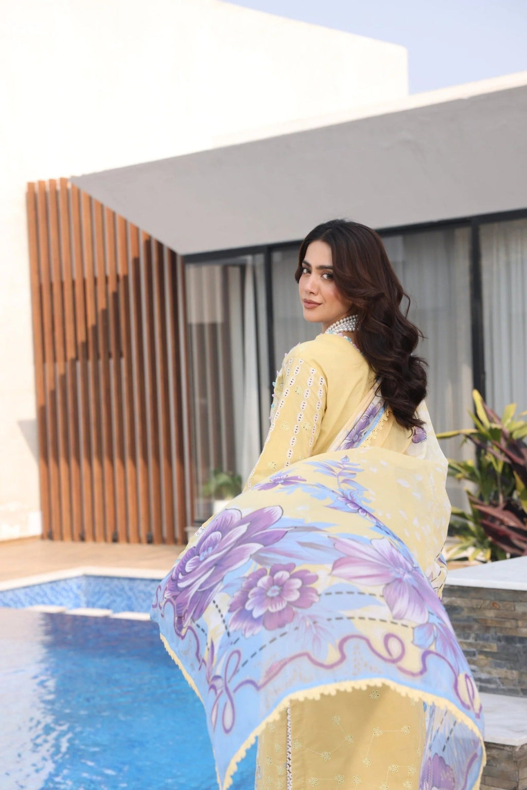 Vanilla Daisy | Luxury Lawn 26 | Aylin - Portia Fabrics