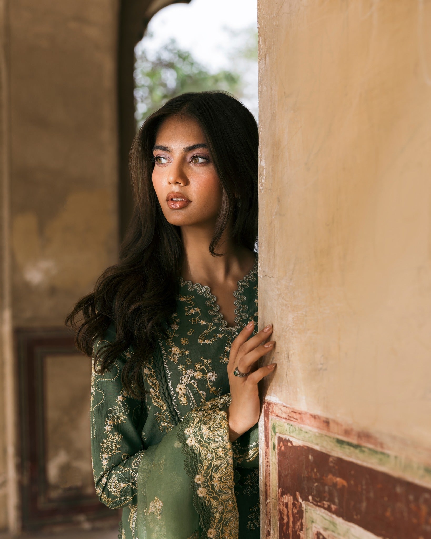 WAADНА I Mulaqaat Festive Lawn 25 I AFROZEH - Portia Fabrics